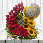 ELEGANTE ARREGLO PARA SORPRENDER ( CANASTA DE ROSAS EN CURVA CON GIRASOLES Y GLOBO )