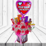 BOX DULCE COMBINACIÓN 16 ROSAS, 7 DULCES Y GLOBO
