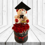 BOX DE GRADUACION 20 ROSAS Y PELUCHE 20CM CON BIRRETE