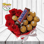 DULCE CAJA CORAZON 5 ROSAS, 12 BOMBONES Y BARRA CHOCOLATE