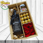 VELADA ROMÁNTICA (CAJA DIVIDIDA ROSAS, BOMBONES, NUTELLA Y WHISKY)