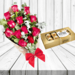RAMO DE 12 ROSAS, BOMBONES FERREROS 100G