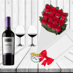 CAJA DE 12 ROSAS, VINO Y COPAS