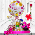 DESAYUNO TRADICIONAL Y ROSAS INDIVIDUAL EN CAJA VISORA