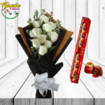 EXCELENTE RAMO DE 10 ROSAS Y CAJA DE BOMBONES