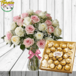 FLORERO DE 30 ROSAS IMPORTADAS, HERMOSO LAZO, CAJA DE FERRERO ROCHER 300GRS