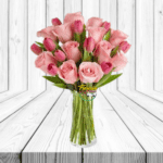 FLORERO DE 12 ROSAS Y 10 TULIPANES