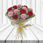 RAMO BOUQUET DE 15 ROSAS Y GYPSOPHILA