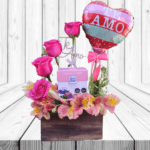 ARREGLO DE 4 ROSAS, BOMBONES DE YOGURT Y GLOBO