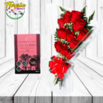 RAMO DE 12 ROSAS Y 1 CAJA DE BOMBONES