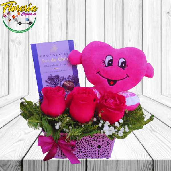 ARREGLO DE 3 ROSAS, PELUCHITO Y BOMBONES