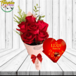 RAMO 6 ROSAS Y CAJA BOMBONES CORAZON