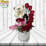 CAJA BOX DE 11 ROSAS, VINO 375, PELUCHE 20CM Y TOPPER