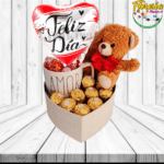 CAJA CORAZON CON TAZA PELUCHE DE 20CM, 8 BOMBONES FERREROS ROCHER, 5 BOMBONES  Y GLOBO