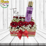 GUACAL DE 8 ROSAS, FOLLAJE, GYPSOPHILA, SPLASH Y TOPPER