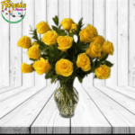 FLORERO DE 18 ROSAS IMPORTADAS Y FOLLAJE