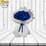 RAMO BOUQUET DE 35 ROSAS AZULES Y ENVOLTURA