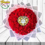 RAMO BUCHON DE 70 ROSAS Y BOMBONES FERREROS ROCHER CORAZON