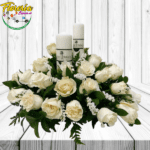 CUBRE URNA CONDOLENCIA DE 25 ROSAS FOLLAJE Y 2 VELONES