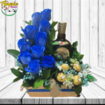 ARREGLO 10 ROSAS, WHISKY OLD PARR Y 4 BOMBONES