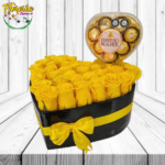 CAJA CORAZON DE 21 ROSAS AMARILLAS Y BOMBONES FERREROS ROCHER 100GRS