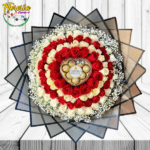 IMPRESIONANTE RAMO BUCHON 80 ROSAS Y BOMBONES FERREROS 100G