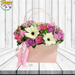 CARTERA 10 ROSAS, 3 GERBERAS Y FOLLAJE