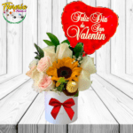 BOX 7 ROSAS, 1 GIRASOLES, 1 BOMBON Y GLOBO