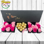 CAJA MOM DE 20 ROSAS JABON Y 12 BOMBONES