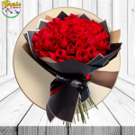 RAMO 50 ROSAS IMPORTADA Y HERMOSA ENVOLTURA