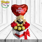 CAJA CORAZON DE 4  ROSAS JABON, 5 BOMBONES FERREROS, PELUCHE 15CM Y GLOBO