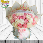 RAMO 60 ROSAS ETERNAS CINTA Y CORONA