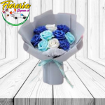 RAMO DE 12 ROSAS ETERNAS CON LINDA ENVOLTURA