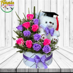 ARREGLO 12 ROSAS ETERNAS  PELUCHE 20 CM
