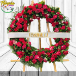 Corona de Amor Eterno de 35 Rosas y 25 Claveles, follaje, cinta y Atril