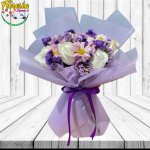 RAMO 8 ROSAS CON TOQUES MORADOS