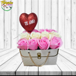 LINDA CARTERA 12 ROSAS DE JABON Y TOPPER