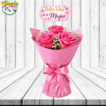 RAMO DIA DE LA MUJER: 3 ROSAS ROSADAS, FOLLAJE Y TOPPER