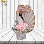 REGALO A MAMA: 1 BOTELLA VINO 750ML, 4 ROSAS, 1 TOPPER Y DECORACION