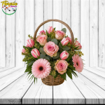 LINDA CANASTA: 8 ROSAS, 6 TULIPANES, 5 GERBERAS Y FOLLAJE