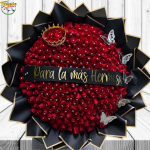 RAMO BUCHON CON 300 ROSAS NATURALES, CORONA, CINTA Y MARIPOSAS